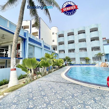 Hotel V-I Near Sea , Puri Private-Park -Gym-Spa Fully-Airconditioned-Hotel Lift-And-Parking-Facilities Breakfast-Included Eksteriør billede