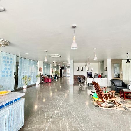 Hotel V-I Near Sea , Puri Private-Park -Gym-Spa Fully-Airconditioned-Hotel Lift-And-Parking-Facilities Breakfast-Included Eksteriør billede