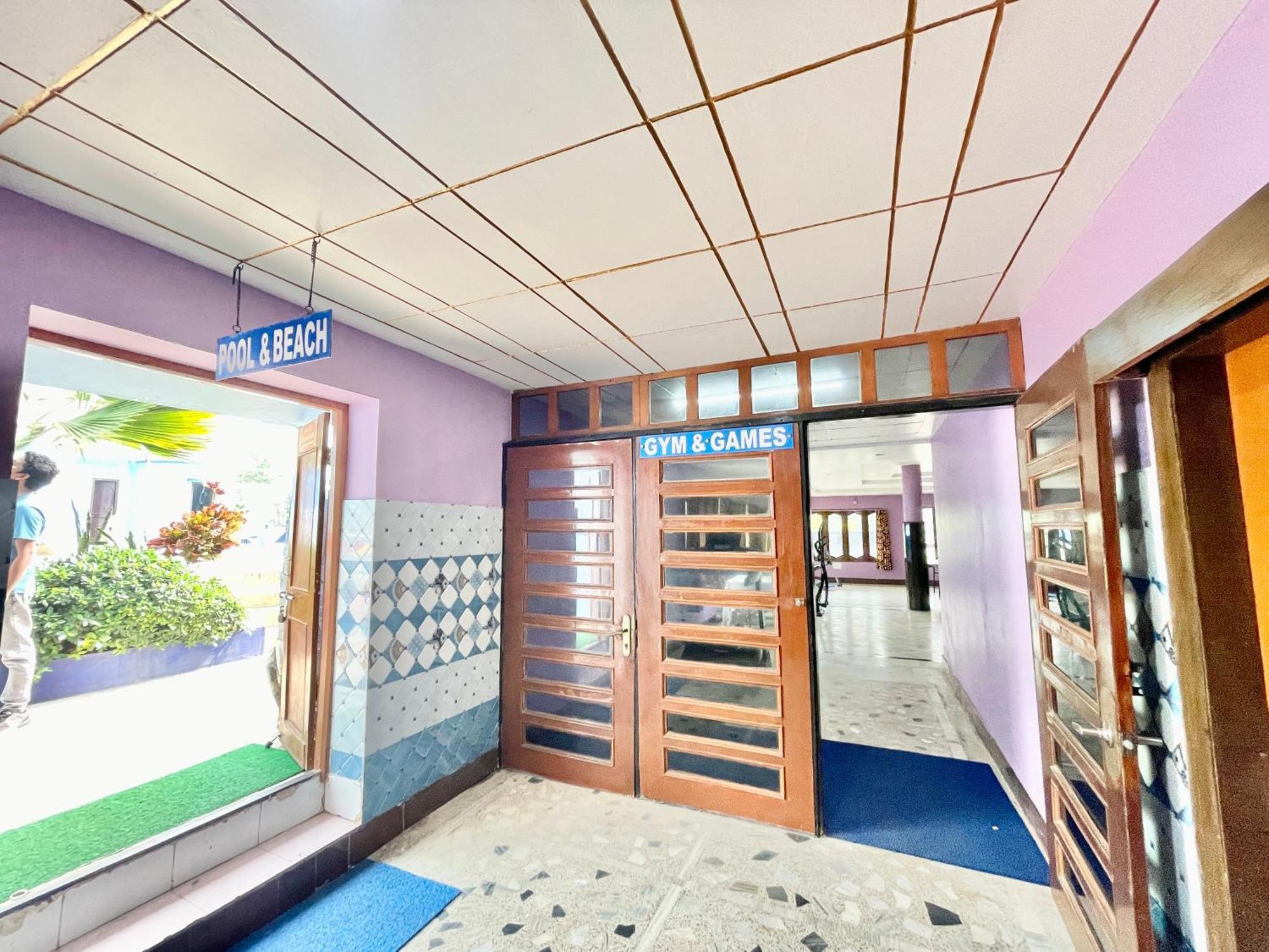 Hotel V-I Near Sea , Puri Private-Park -Gym-Spa Fully-Airconditioned-Hotel Lift-And-Parking-Facilities Breakfast-Included Eksteriør billede