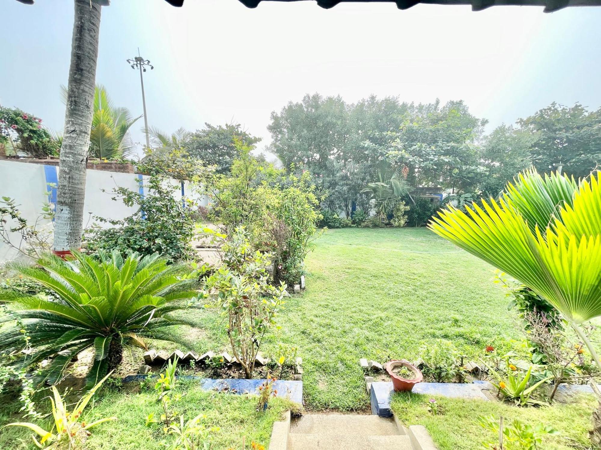 Hotel V-I Near Sea , Puri Private-Park -Gym-Spa Fully-Airconditioned-Hotel Lift-And-Parking-Facilities Breakfast-Included Eksteriør billede