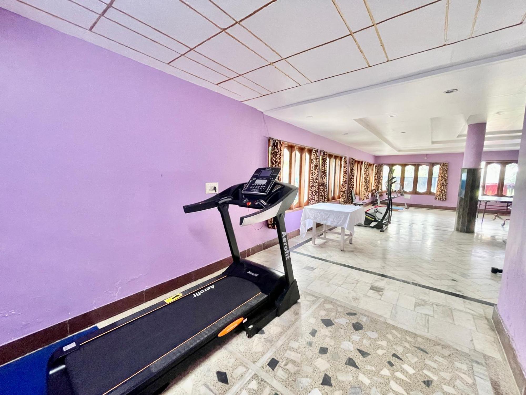 Hotel V-I Near Sea , Puri Private-Park -Gym-Spa Fully-Airconditioned-Hotel Lift-And-Parking-Facilities Breakfast-Included Eksteriør billede