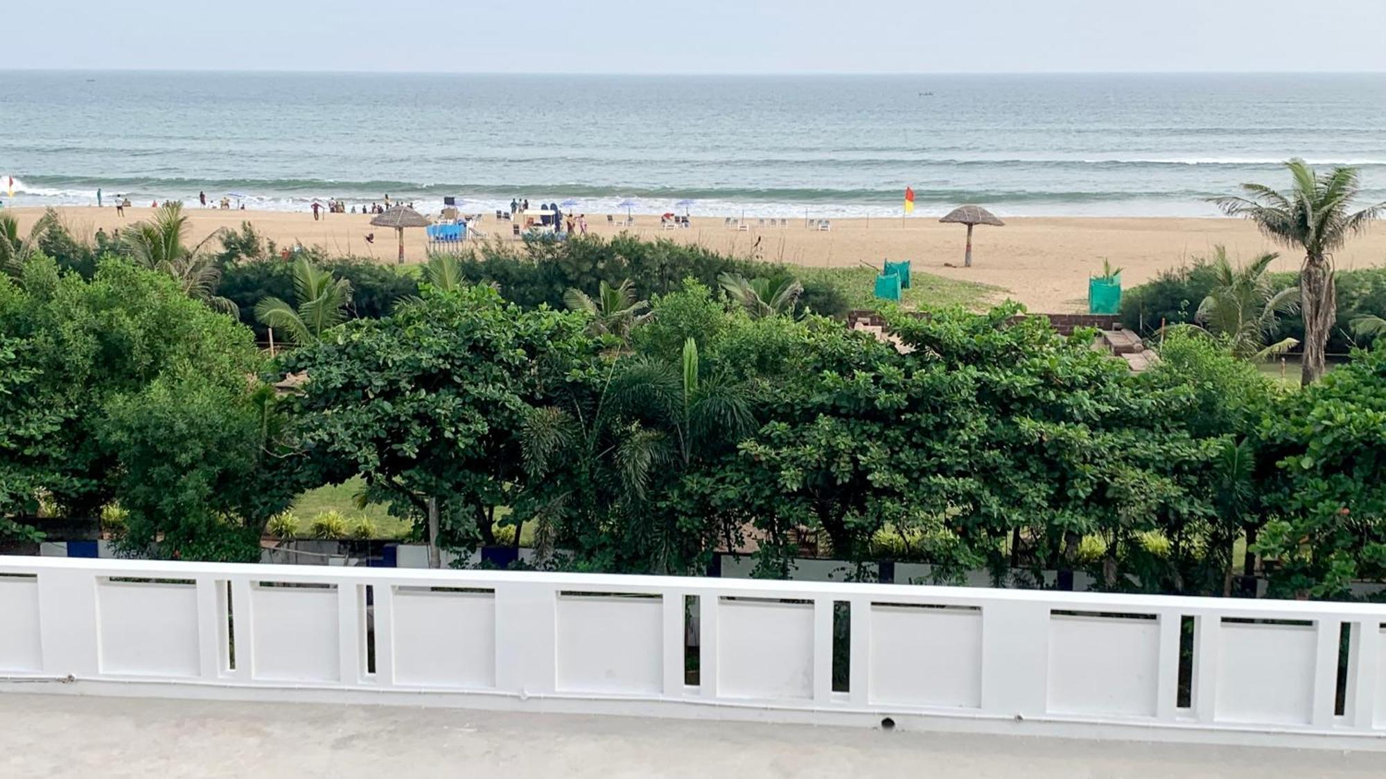 Hotel V-I Near Sea , Puri Private-Park -Gym-Spa Fully-Airconditioned-Hotel Lift-And-Parking-Facilities Breakfast-Included Eksteriør billede
